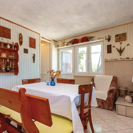 Stunning In With Kitchen *