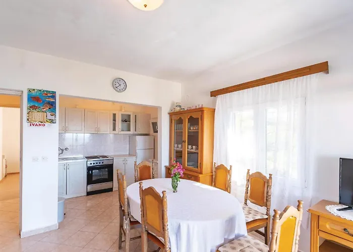 Holiday home Vinacac Bb Iii Prizba